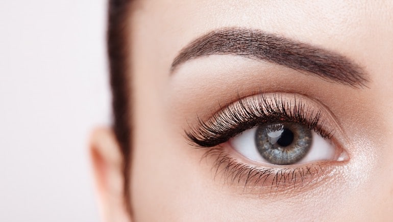 Castor Oil for Eyelash Growth: How to Use it and Benefits in 2023